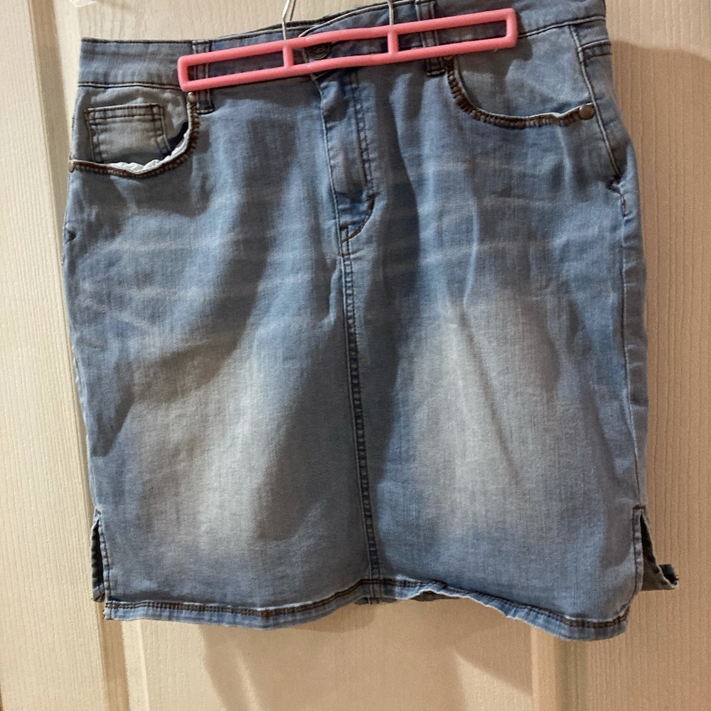 BIT & BRIDLE DENIM MINI - EUC